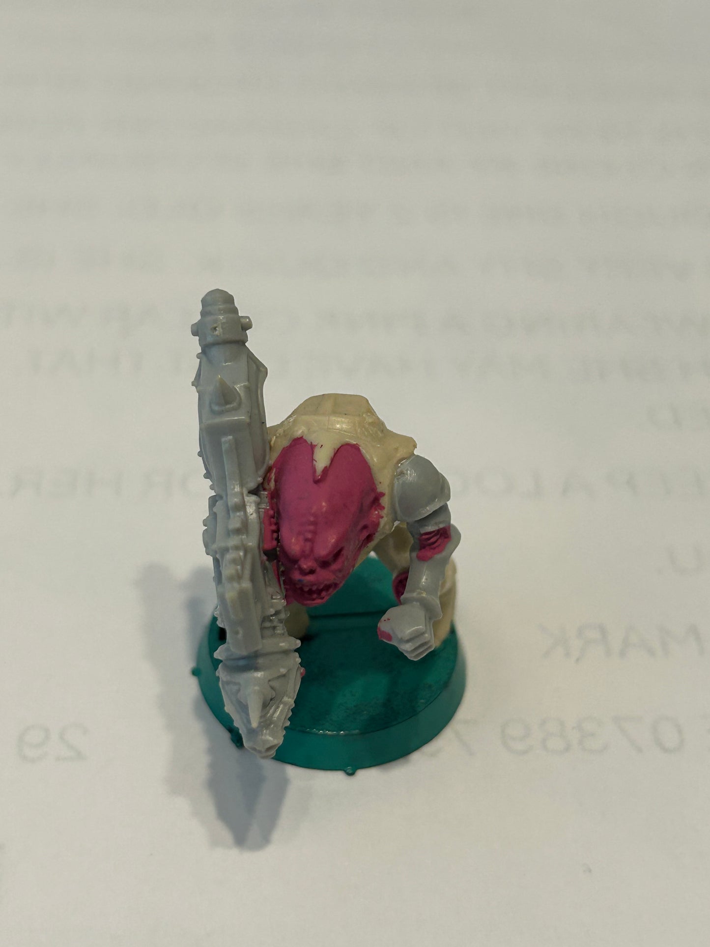 Warhammer 40k/ Rogue Trader Genestealer hybrid with heavy weapon plastic from space hulk expansion
