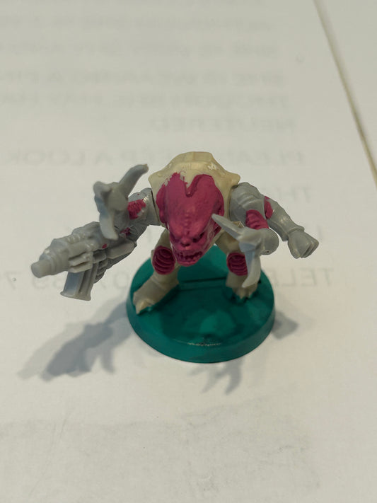Warhammer 40k/ Rogue Trader Genestealer hybrid  plastic from space hulk expansion