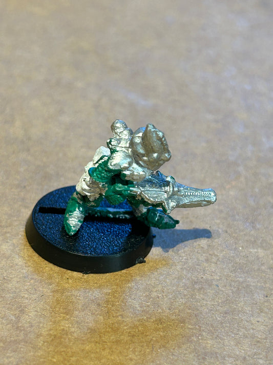 Rogue Trader Warhammer 40k Eldar Guardian standard Bearer (missing standard)