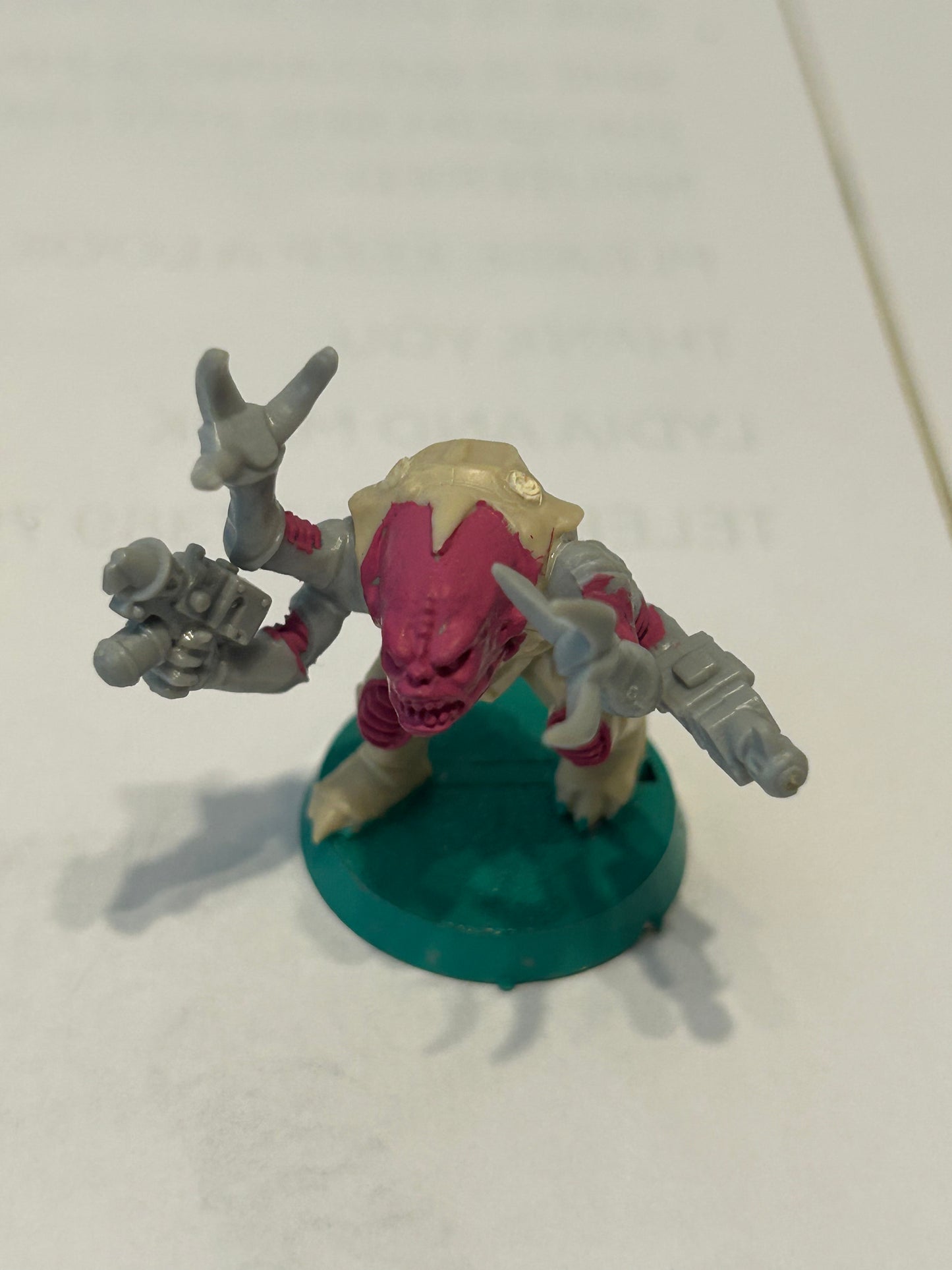 Warhammer 40k/ Rogue Trader Genestealer hybrid  plastic from space hulk expansion