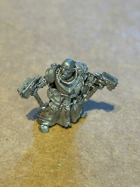 Warhammer fantasy warrior priest empire of man