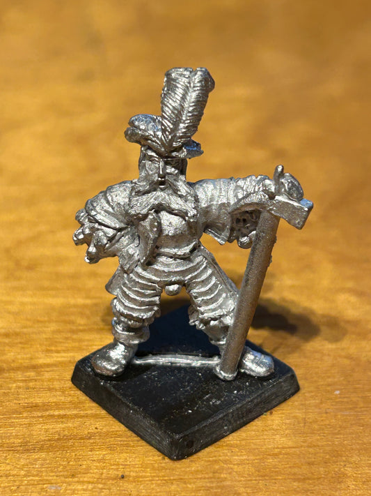 WARHAMMER GAMES WORKSHOP EMPIRE HERO WITH HAMMER METAL FIGURE.