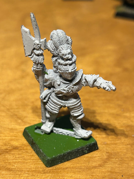 WARHAMMER GAMES WORKSHOP EMPIRE HERO WITH halberd METAL FIGURE.