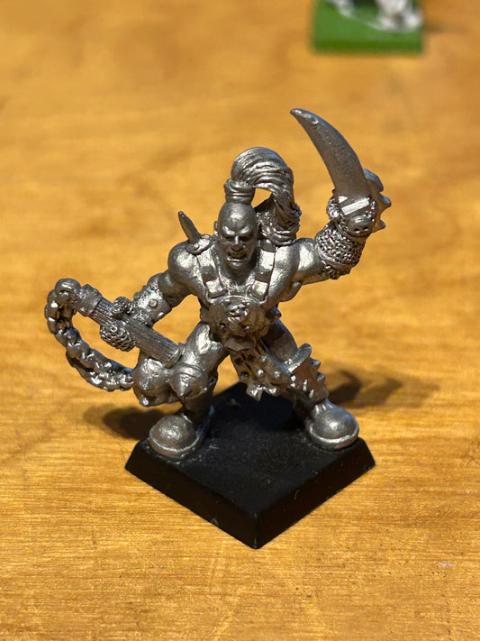 PIT FIGHTER CHARACTER HERO WARHAMMER QUEST METAL GAMES WORKSHOP 1998 BARBARIAN (no tab)