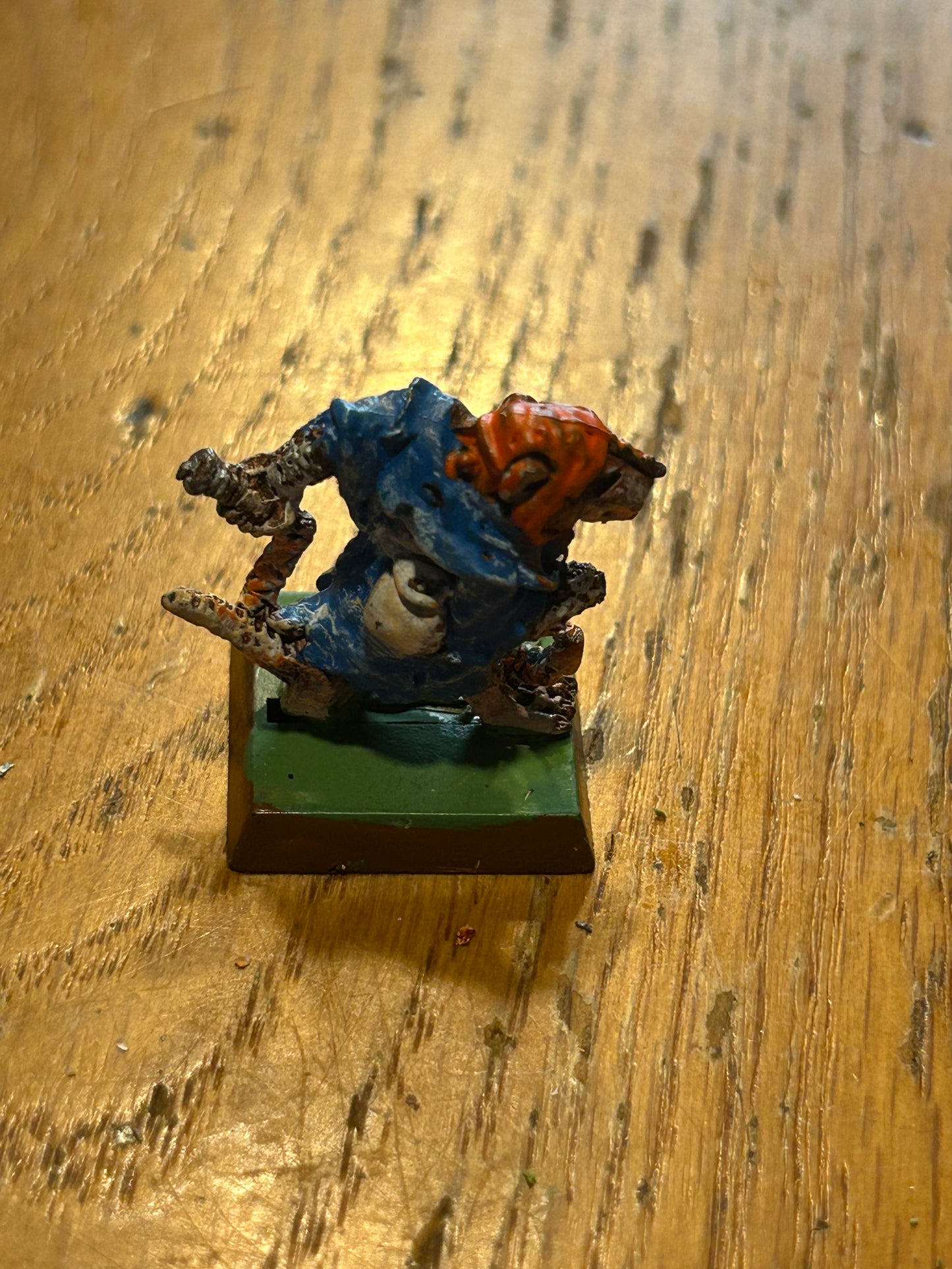 Warhammer fantasy skaven packmaster (missing a hand)