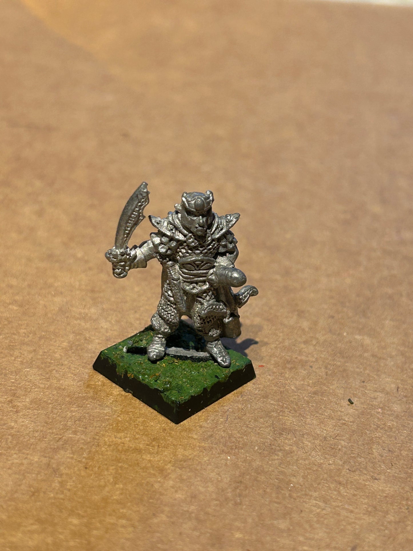 1985 Dark Elf C09 Captain Citadel Warrior Warhammer Army (missing helmet feather bit)