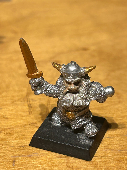 Citadel Warhammer D2 Norse Dwarf  with sword (88-01)