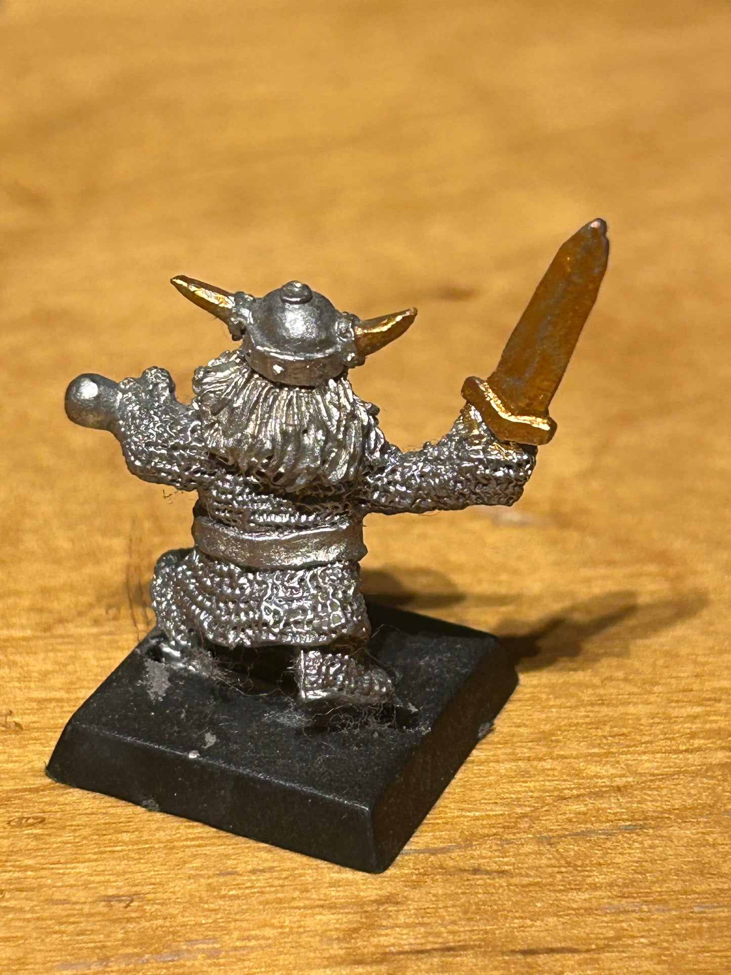 Citadel Warhammer D2 Norse Dwarf  with sword (88-01)