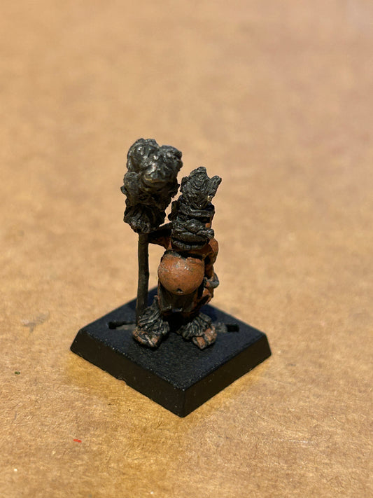 Citadel Warhammer C27 Pygmy Pygmies Standard Bearer Jungle Lustria Halfling
