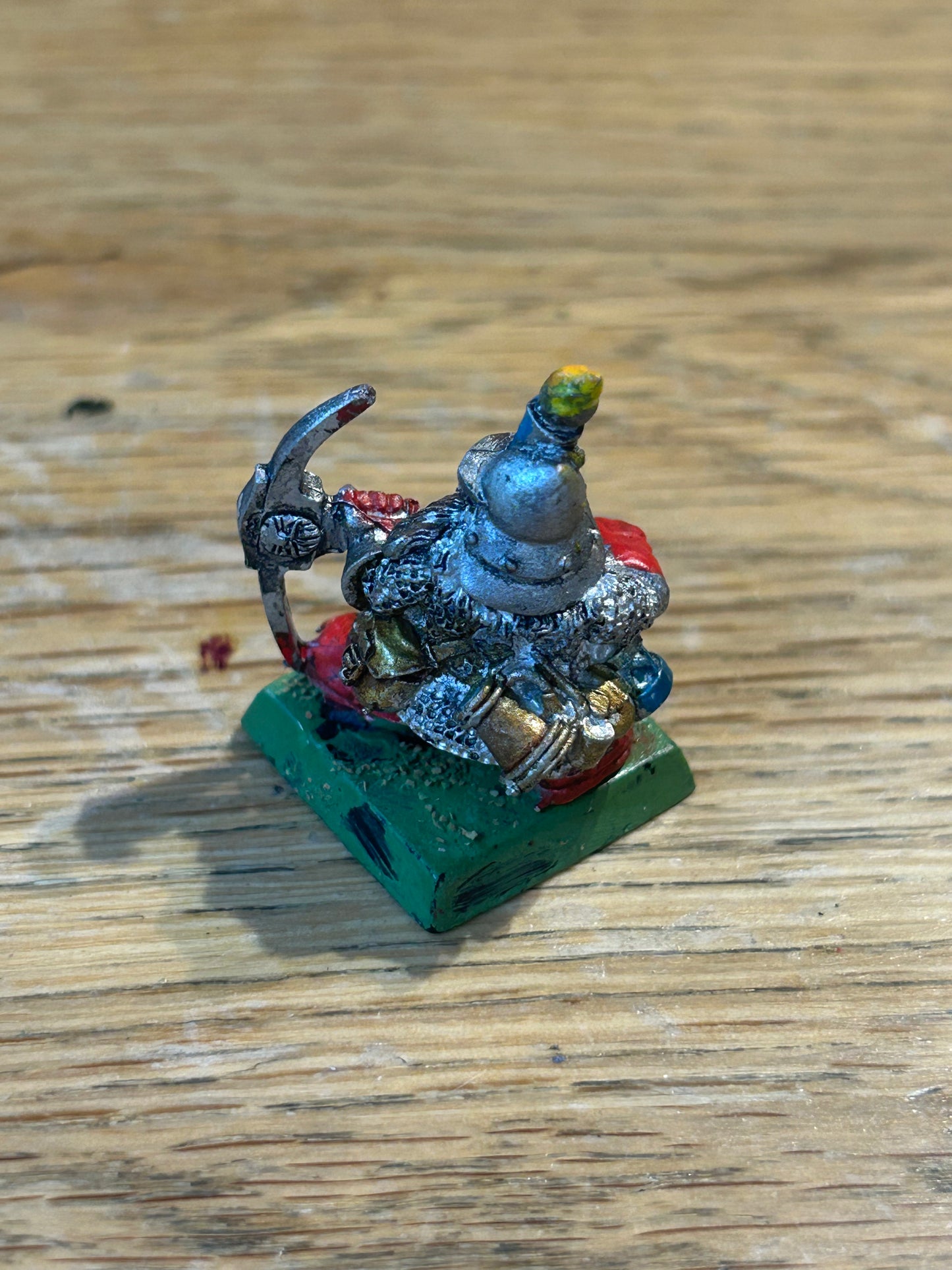 Warhammer fantasy dwarf miner