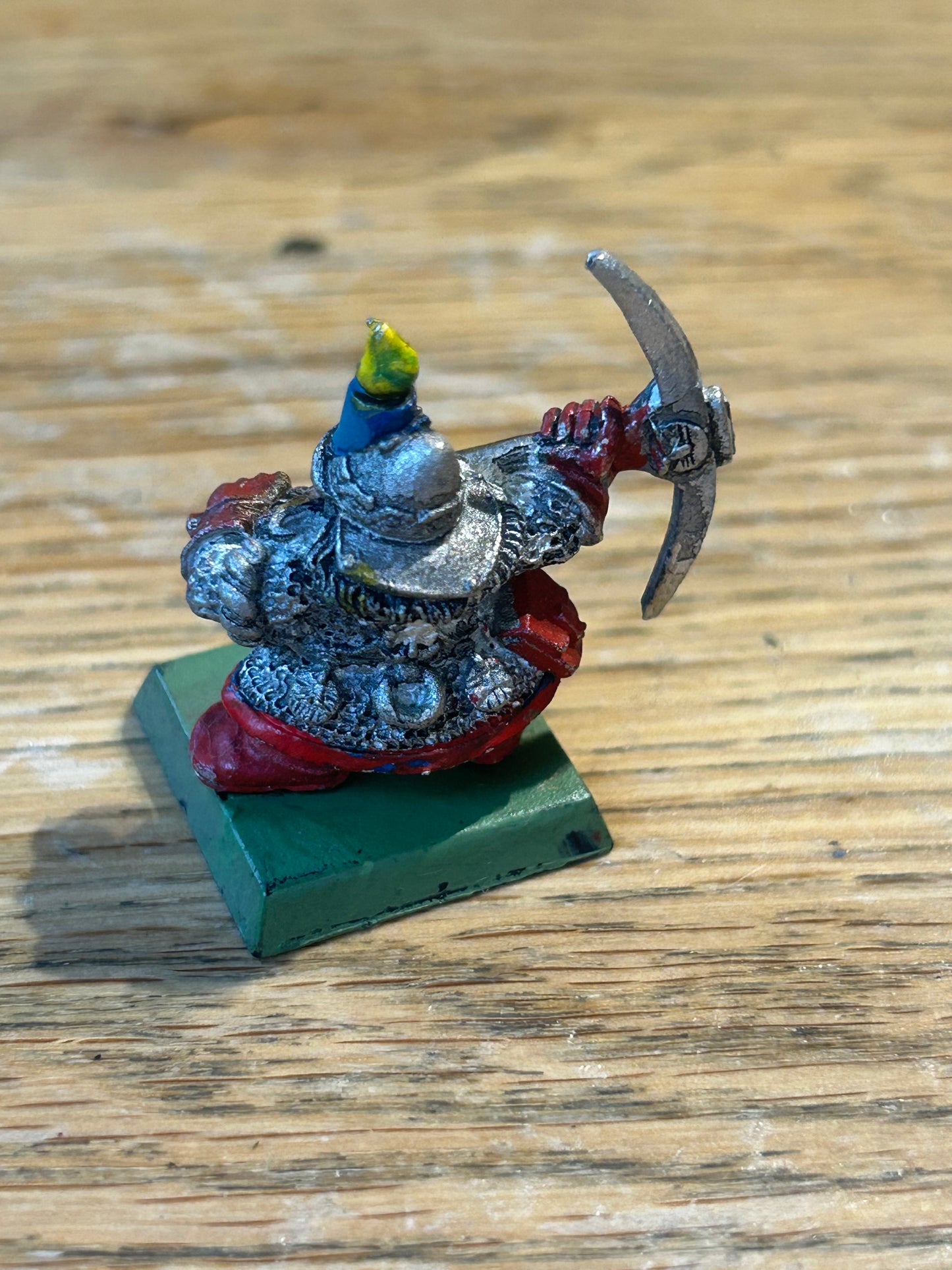 Warhammer fantasy dwarf miner