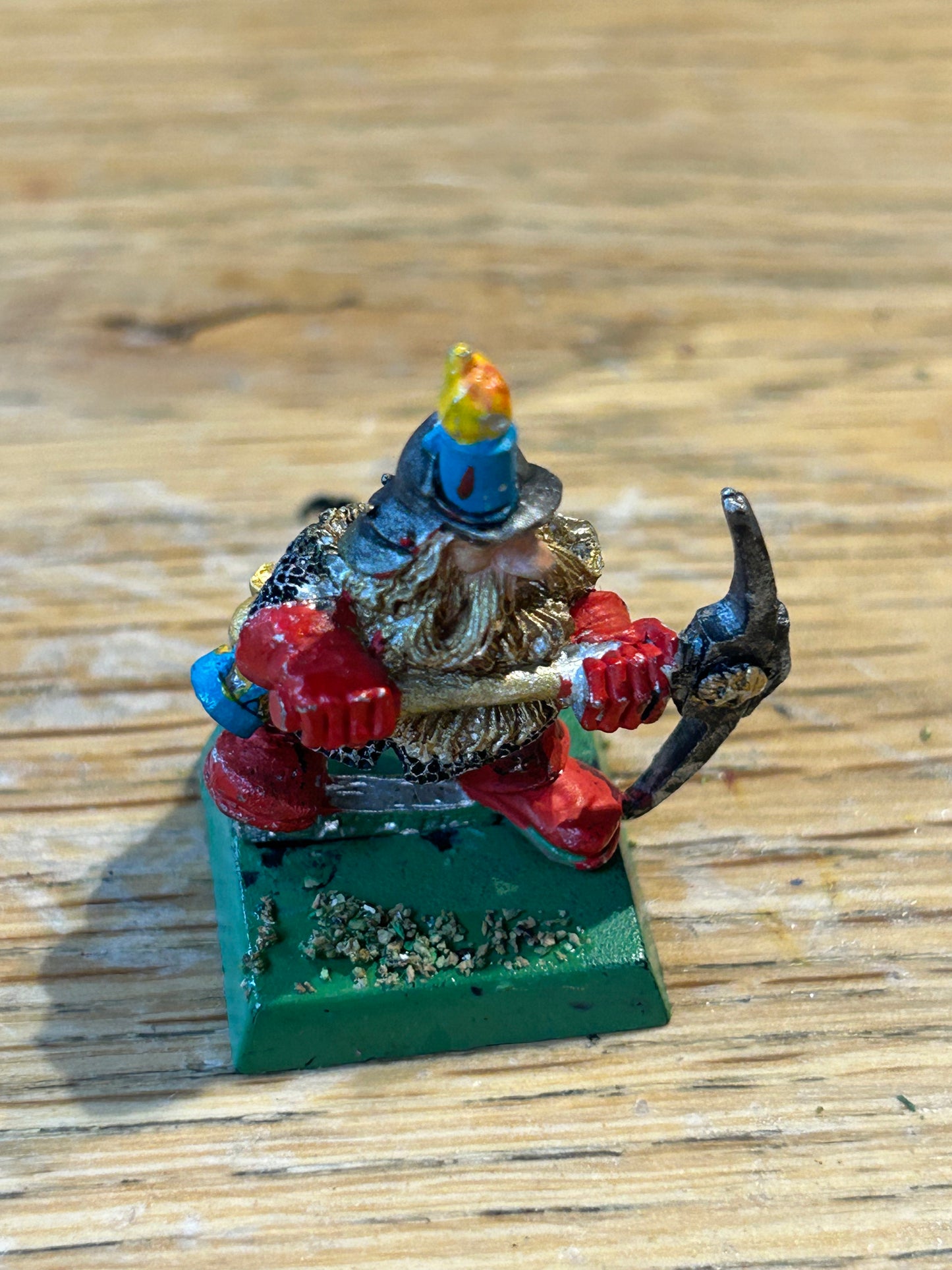 Warhammer fantasy dwarf miner