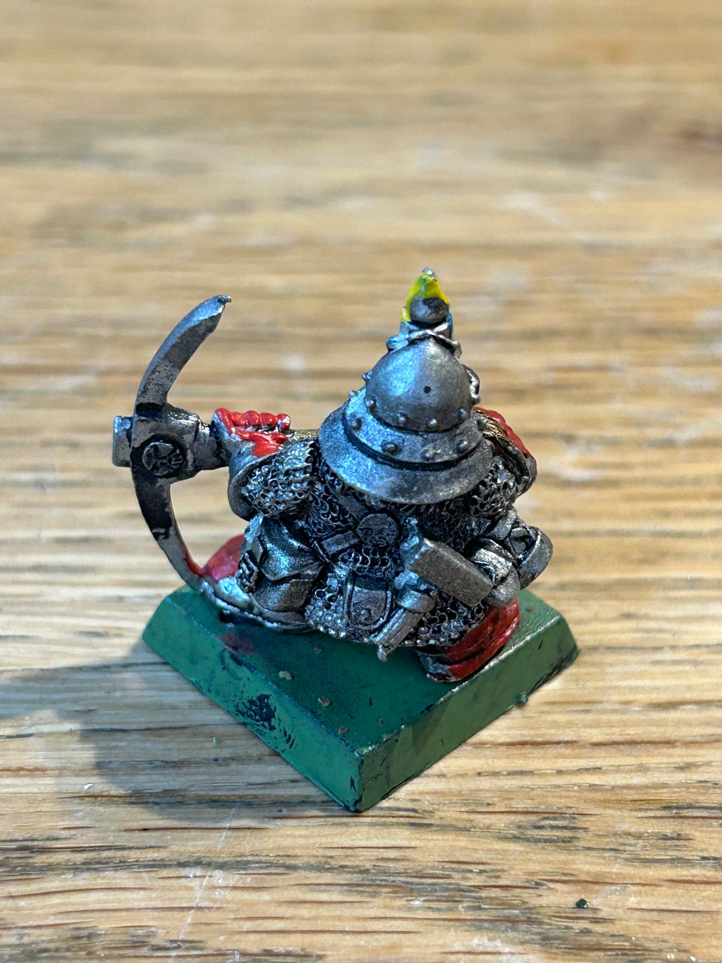 Warhammer fantasy dwarf miner