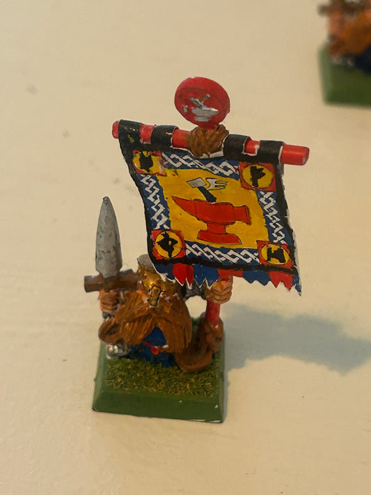 Warhammer fantasy marauder miniatures dwarf long beard standard bearer