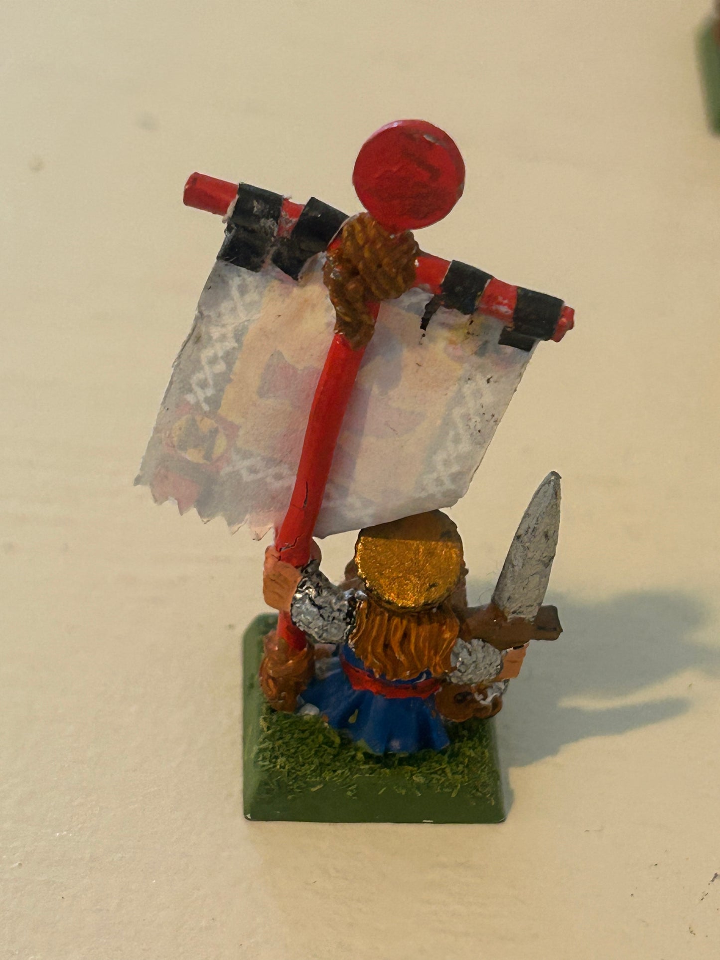 Warhammer fantasy marauder miniatures dwarf long beard standard bearer