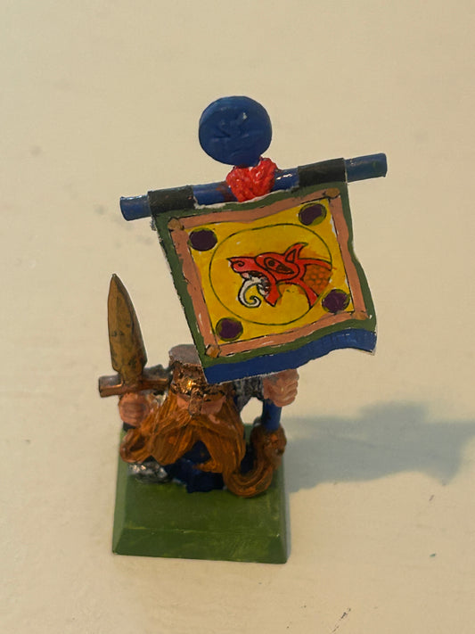 Warhammer fantasy marauder miniatures dwarf long beard standard bearer