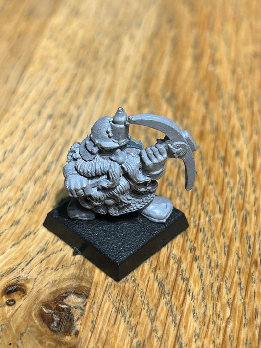 Warhammer fantasy dwarf miner