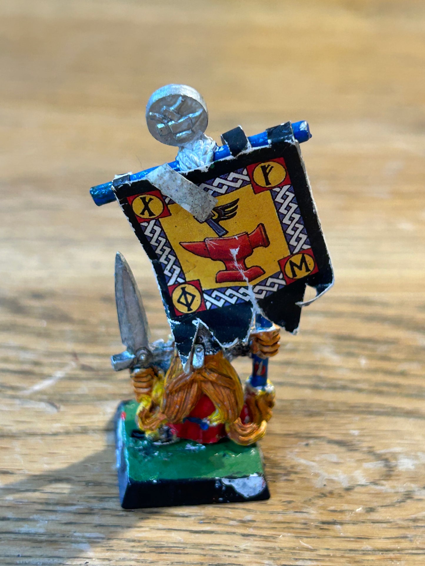 Warhammer fantasy marauder miniatures dwarf long beard standard bearer