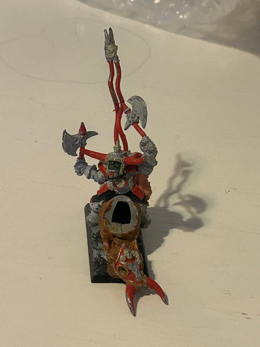Warhammer - Orcs & Goblins - Classic Metal Morglum Necksnapper (banners are bent and boar has no tail)