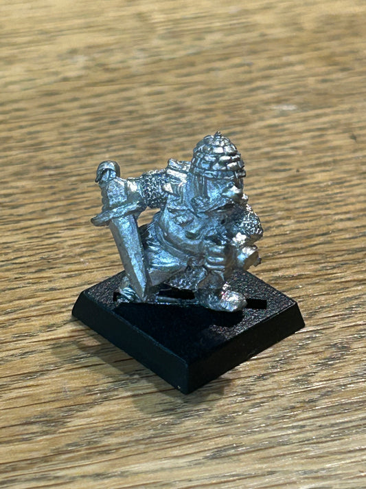 Warhammer - Dwarfs - C06 Imperial Dwarf Warrior - Brond Sunken Eye - 1985