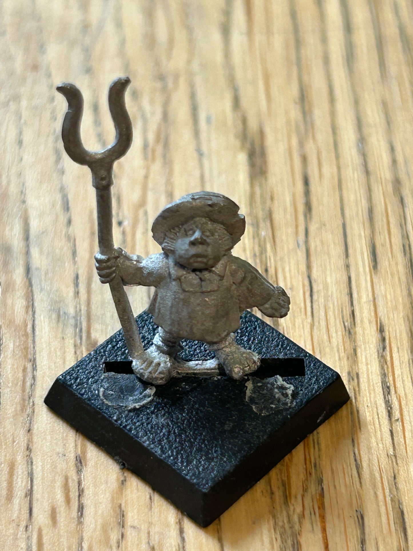 Classic Metal Marauder Halfling Mercenary Militia - Warhammer Fantasy pitchfork
