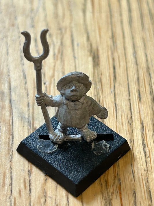 Classic Metal Marauder Halfling Mercenary Militia - Warhammer Fantasy pitchfork
