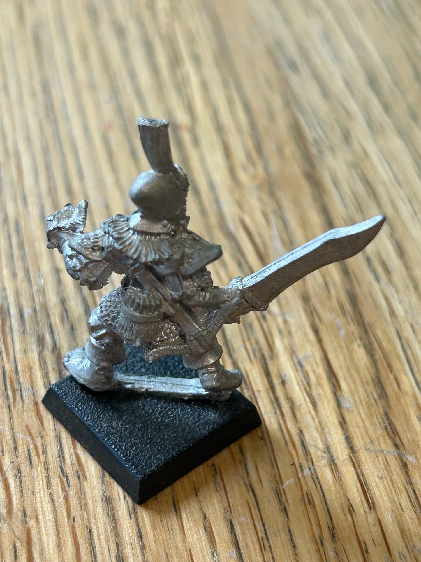 Citadel Warhammer 80s MB3 male warrior Dark Elf