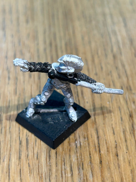 Warhammer Fantasy old world wood elf  wardancer with javelin