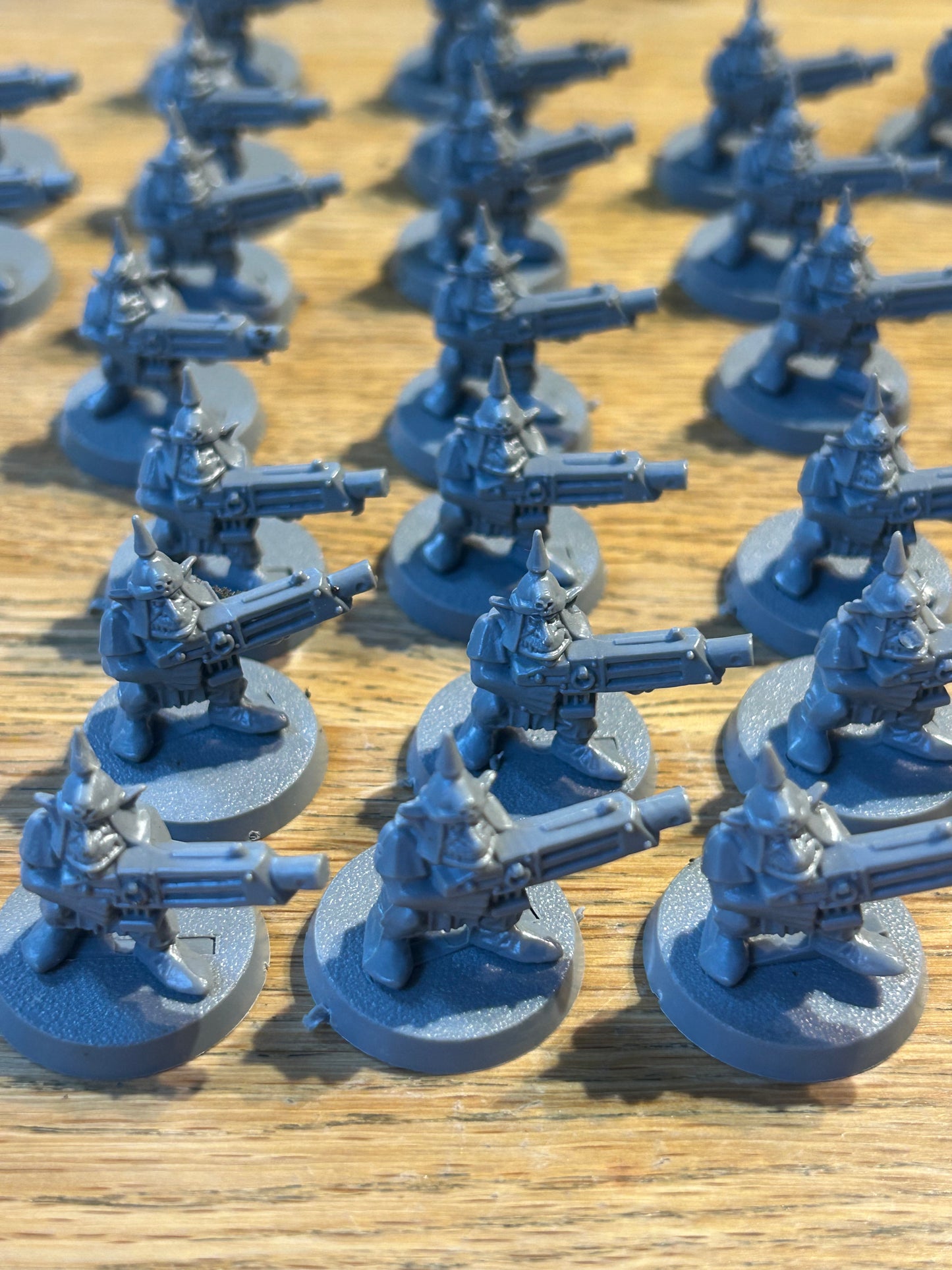 Warhammer 40k second edition plastic monopose Gretchin x39 (1 is broken, 2 are missing helmet spikes and 5 are painted poorly)