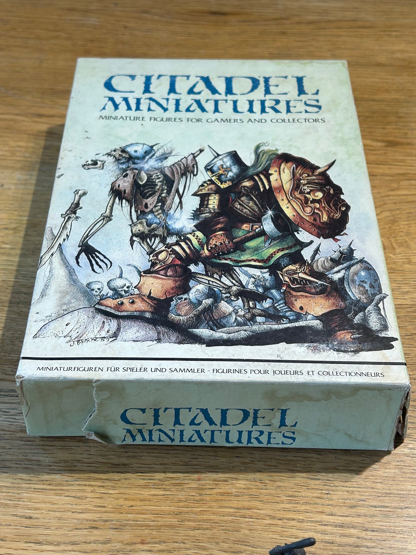 CITADEL MINIATURES - WHITE DWARF PERSONALITY BOX - 1984 INCOMPLETE & BOXED. RARE.