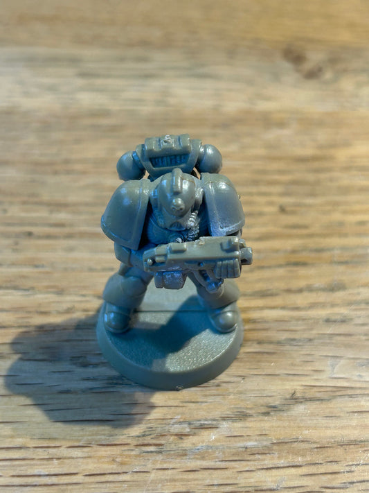 Warhammer 40k space marine with bolter monopose second edition
