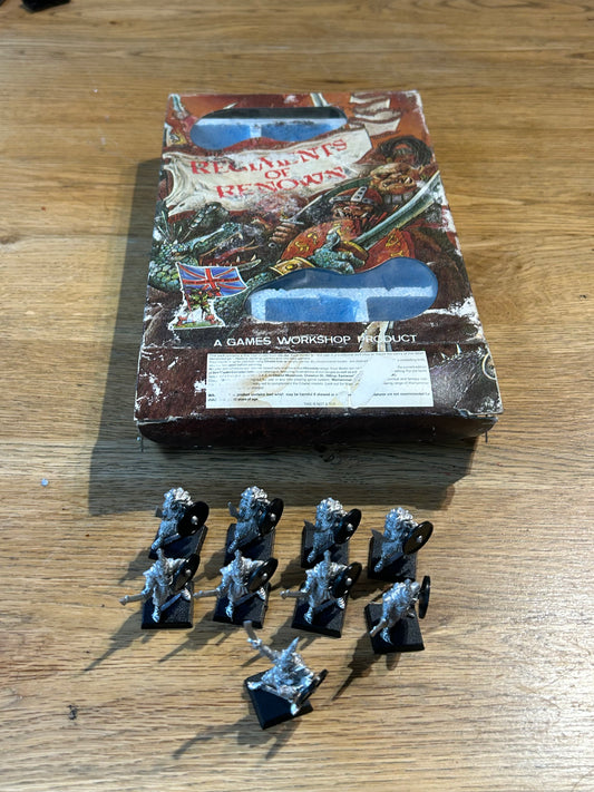 Games Workshop Warhammer Regiments Of Renown RR4 Mengil Manhide's Dark Elves (4 witch elves and 4 troopers and musician)