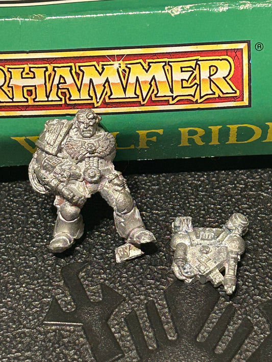 Space Marine Apothecary Metal Figure, warhammer 40k
