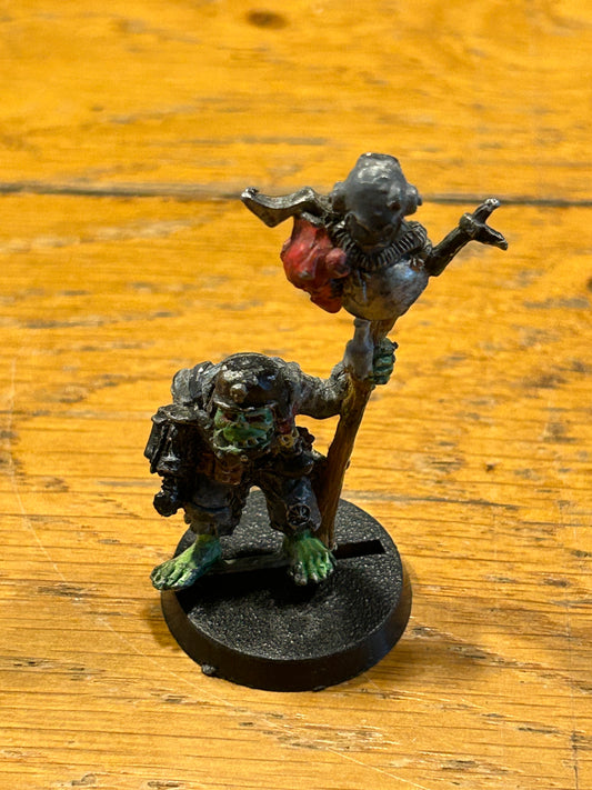 RT202 Space Ork Command Standard Bearer Ringlug Metal 40k Rogue Trader