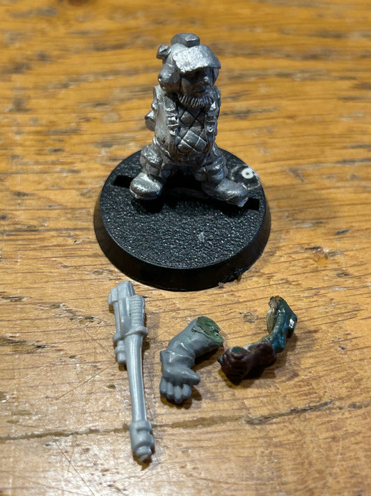 Warhammer 40k Rogue Trader metal squat with plastic arms and lasgun