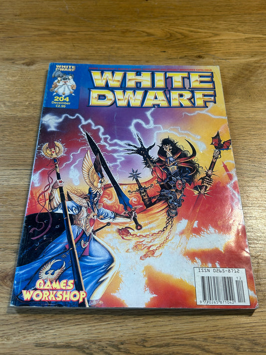 White dwarf issue 204 (includes half the card inserts)