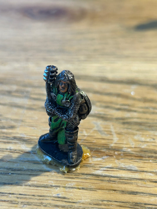 Chronicle miniatures CF15 v.1
Female Cleric
