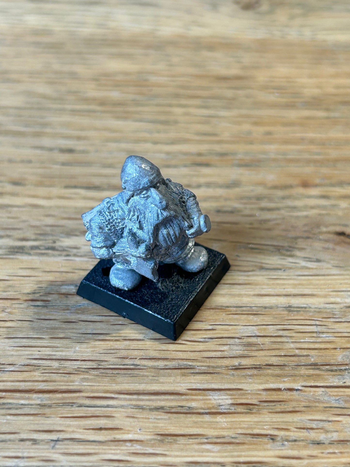 Warhammer fantasy dwarfs bugman’s rangers dwarf trooper (metal has darkened a bit)