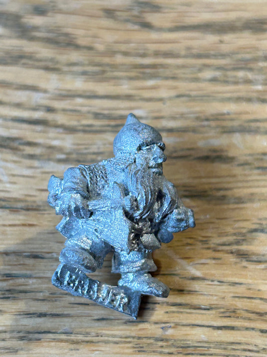 Warhammer fantasy dwarfs bugman’s rangers dwarf trooper (metal has darkened a bit)
