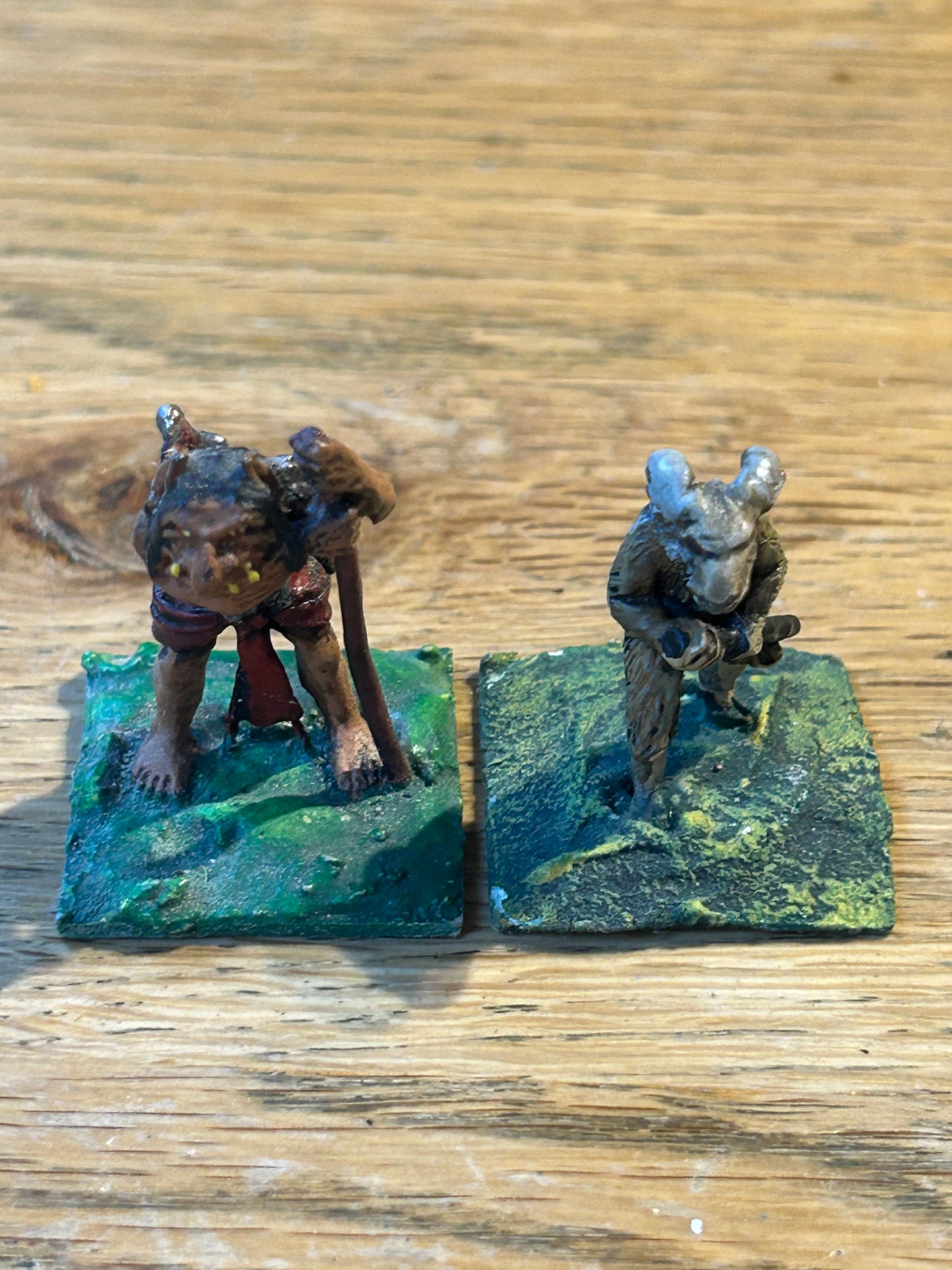 Citadel Warhammer classic 80s pre-slotta Runequest broken weapon models x2