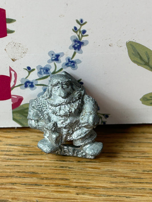 Warhammer fantasy dwarfs bugman’s rangers dwarf trooper (metal has darkened a bit)