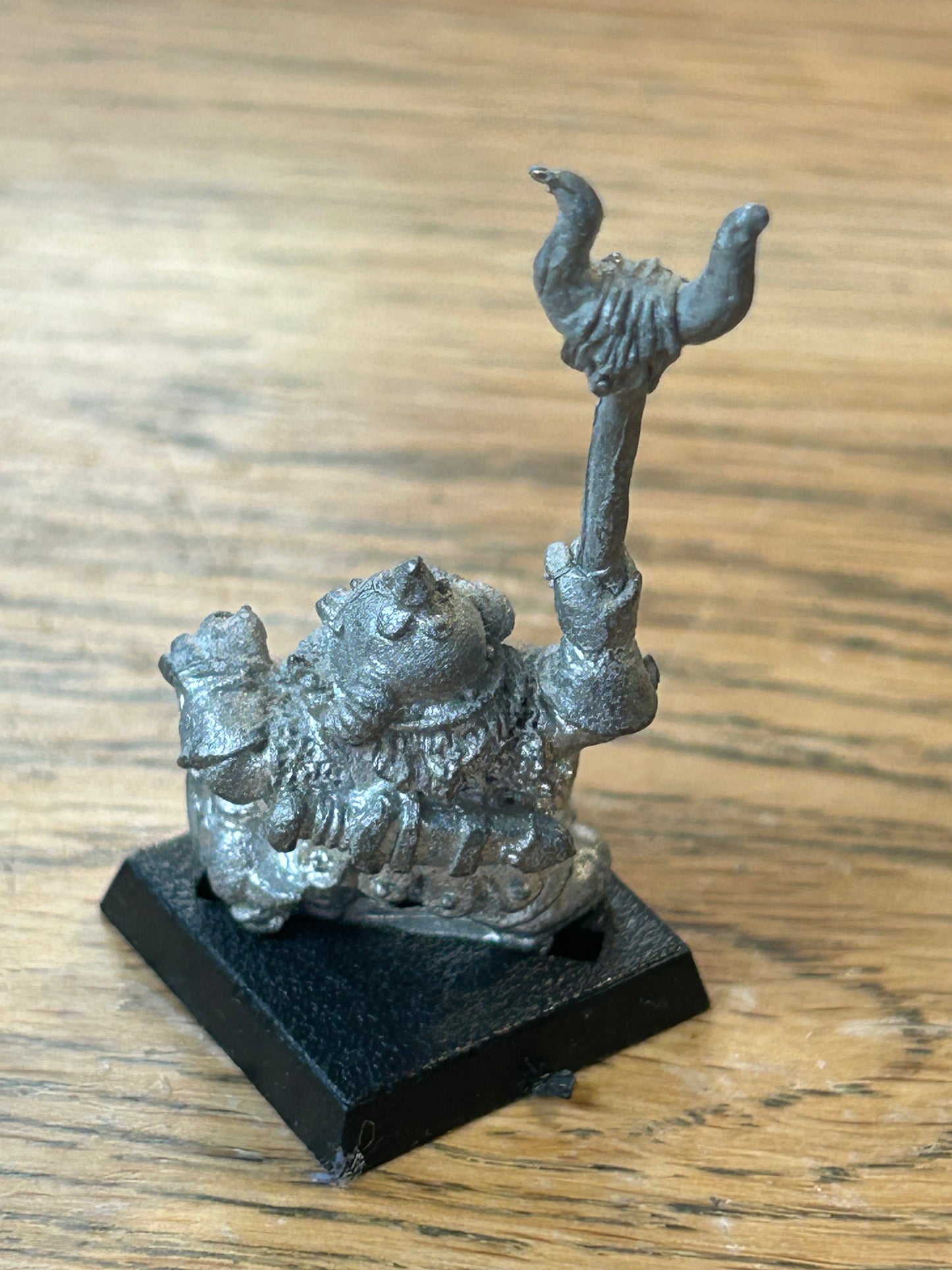 Warhammer fantasy bugman’s rangers regiment of renown RRD1 standard bearer