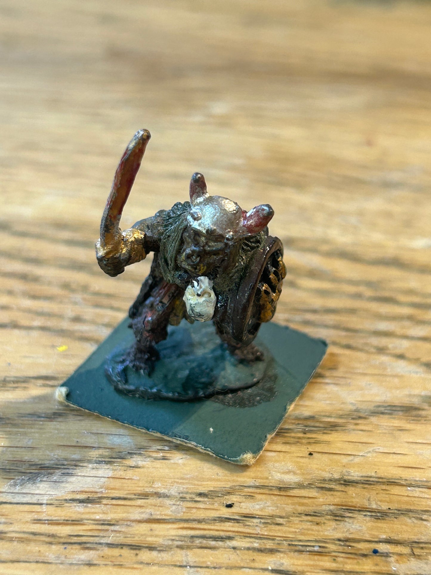 Citadel -  Preslotta - Warhammer fantasy  - C36  - Class Hobgoblin warrior with sword and shield - 1984
