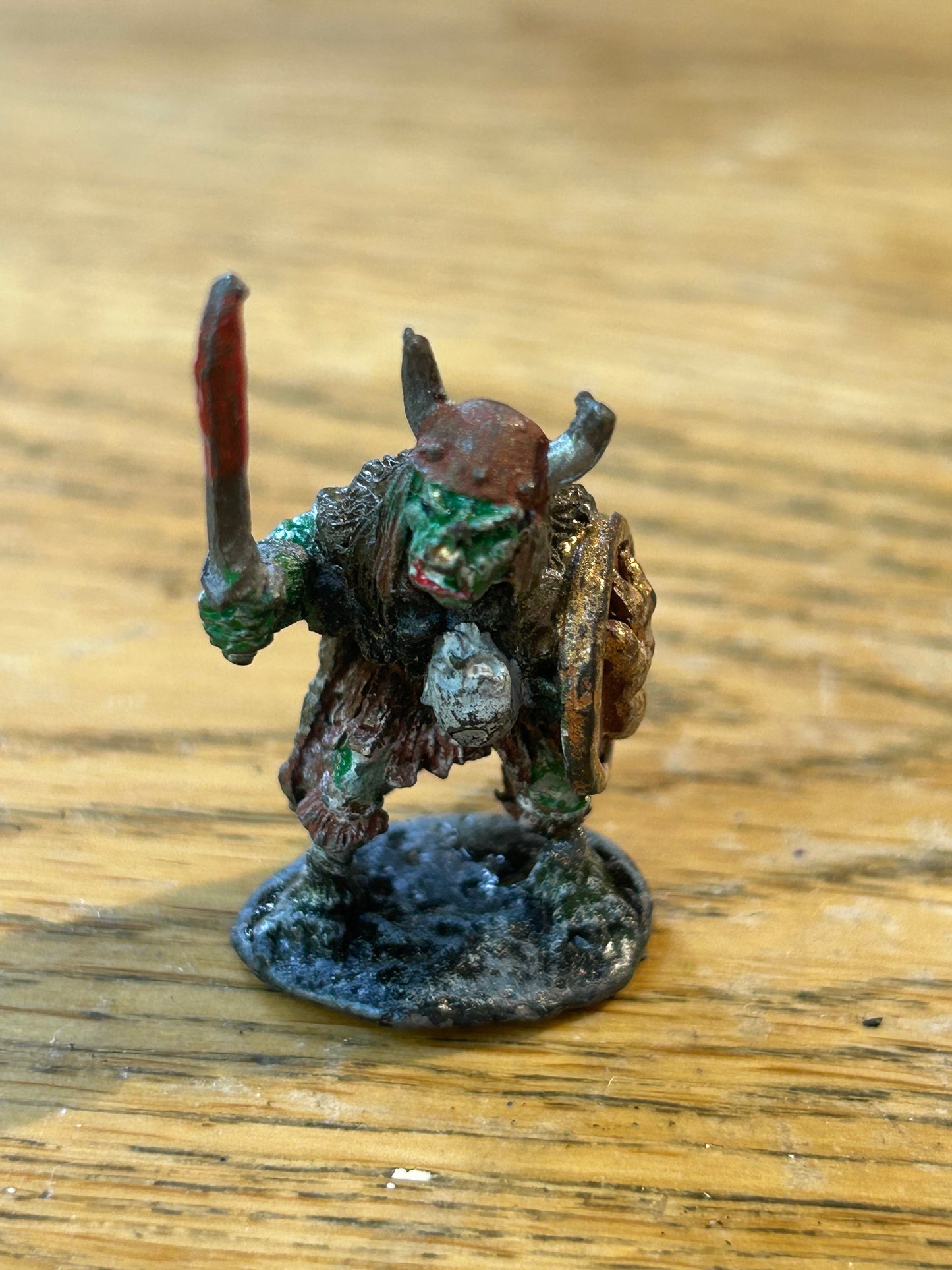 Citadel -  Preslotta - Warhammer fantasy  - C36  - Class Hobgoblin warrior with sword and shield - 1984