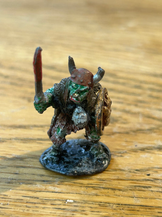 Citadel -  Preslotta - Warhammer fantasy  - C36  - Class Hobgoblin warrior with sword and shield - 1984