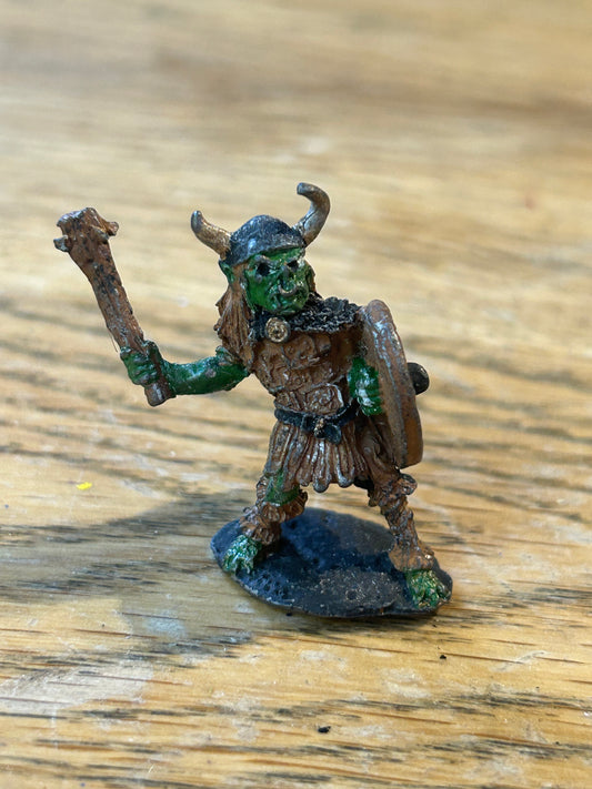 Citadel -  Preslotta - Warhammer fantasy  - C36  - Class Hobgoblin warrior with club and shield - 1984