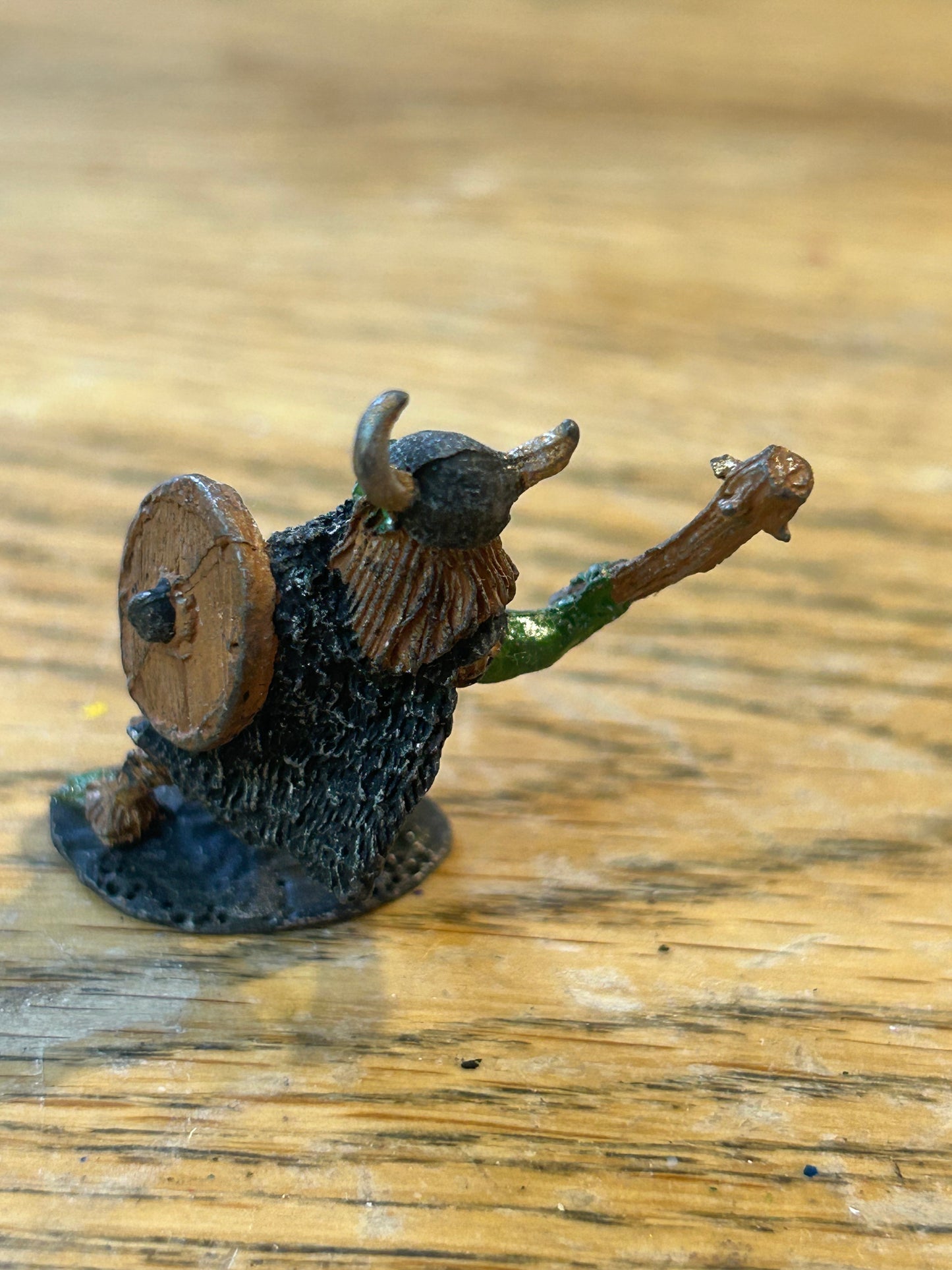 Citadel -  Preslotta - Warhammer fantasy  - C36  - Class Hobgoblin warrior with club and shield - 1984