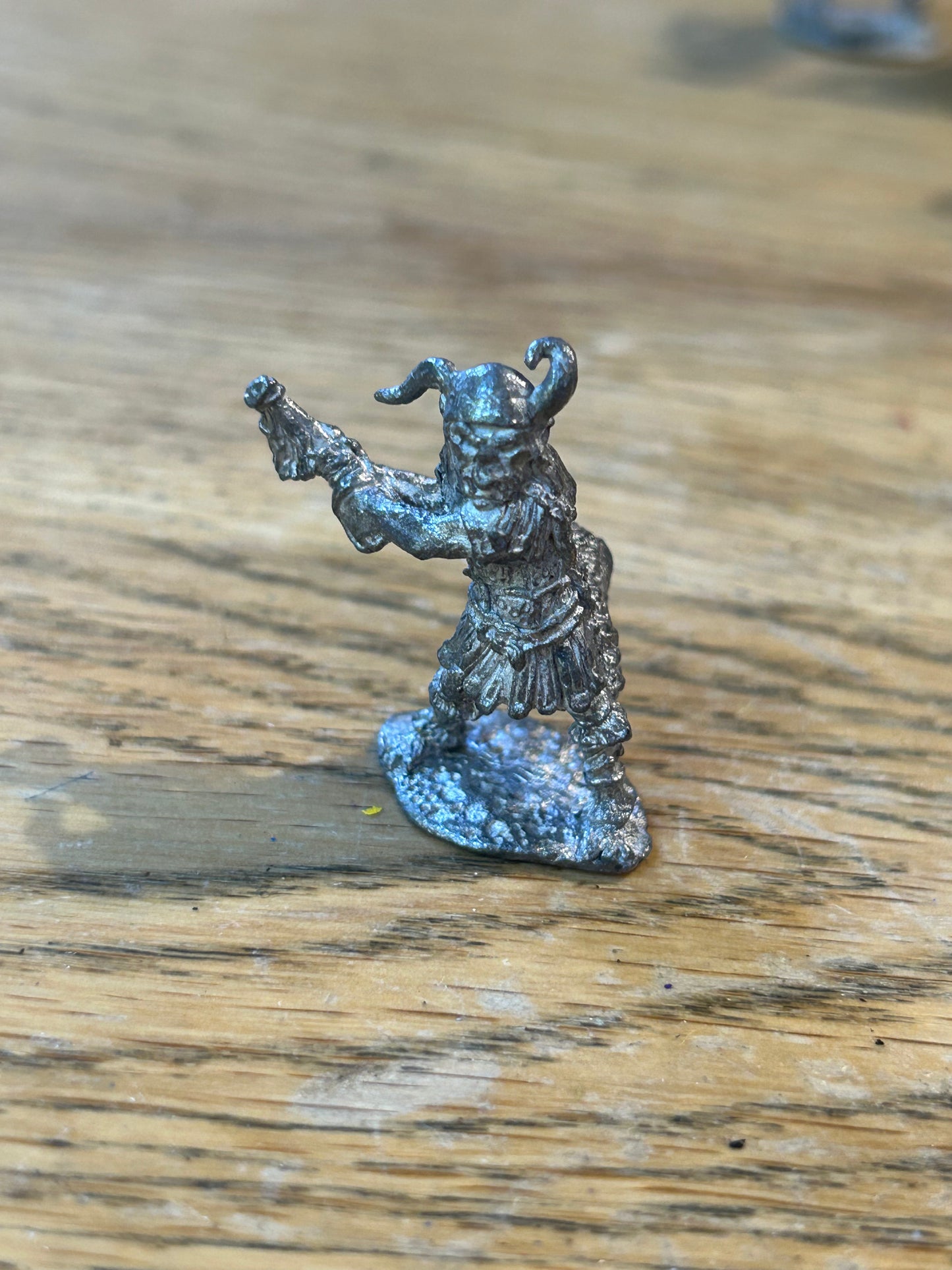 Citadel -  Preslotta - Warhammer fantasy  - C36  - Class Hobgoblin warrior with axe - 1984 (missing axe head)