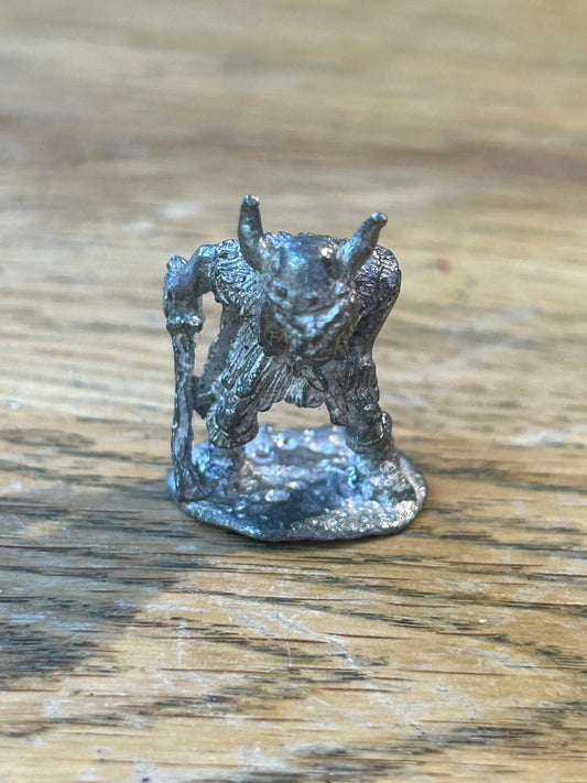 Citadel -  Preslotta - Warhammer fantasy  - C36  - Class Hobgoblin warrior with sword- 1984