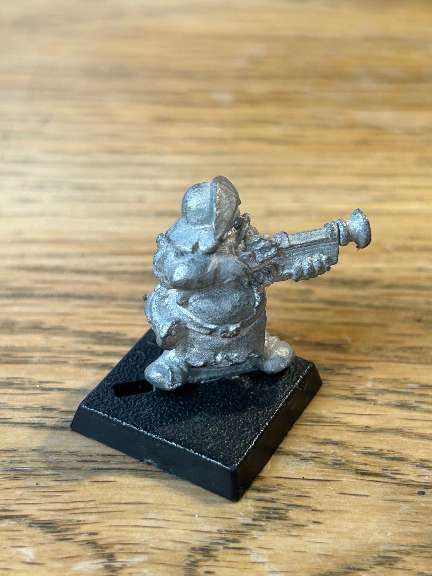 Warhammer fantasy Citadel D4 Dwarf Adventurer Gargul Thunderer Hand Gunner